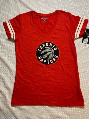 Women’s Toronto Raptors Red V-Neck Tee, size Large, new with tags.